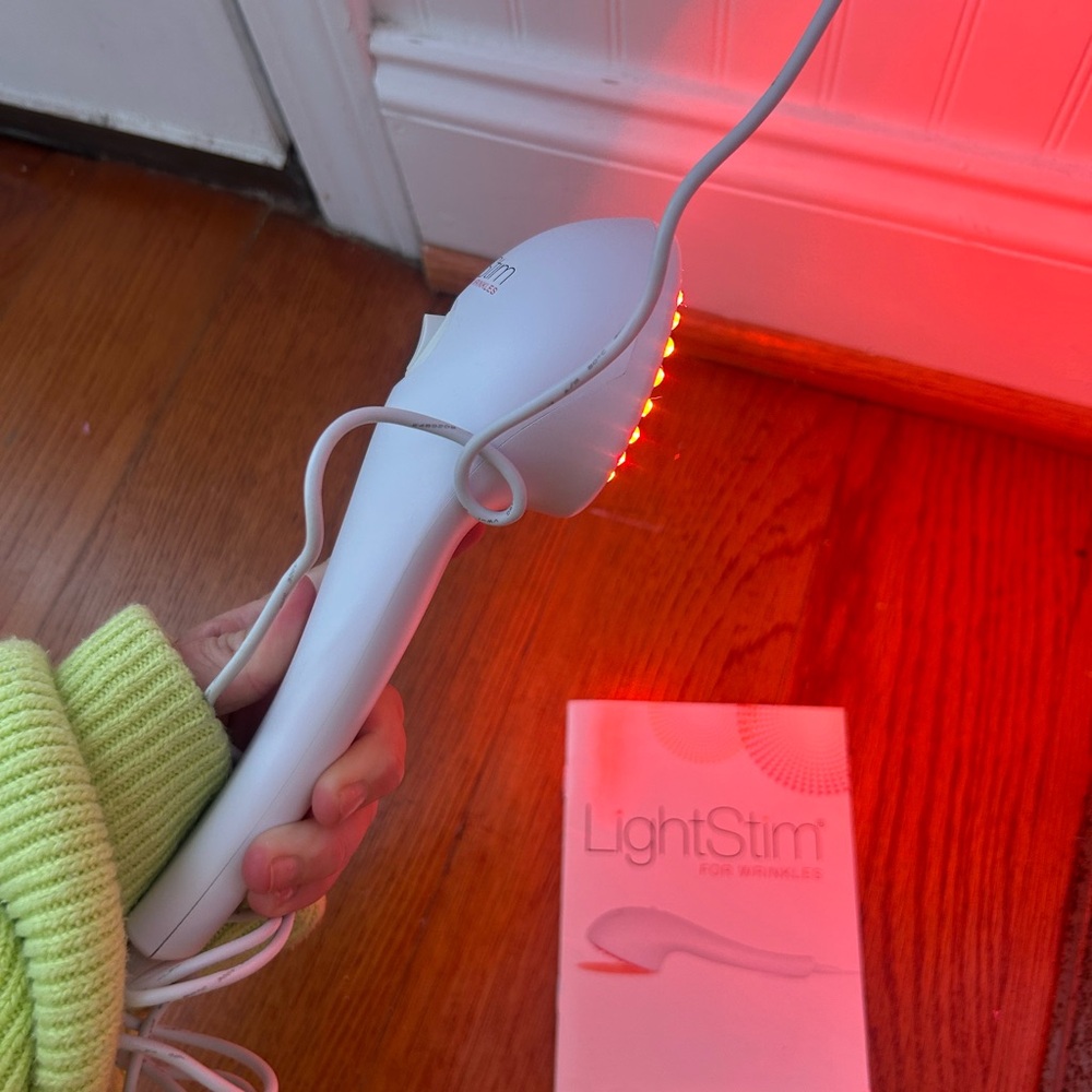LED Light Therapy Device - White